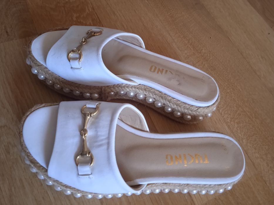 Продам нові шкіряні сабо ,37 розмір