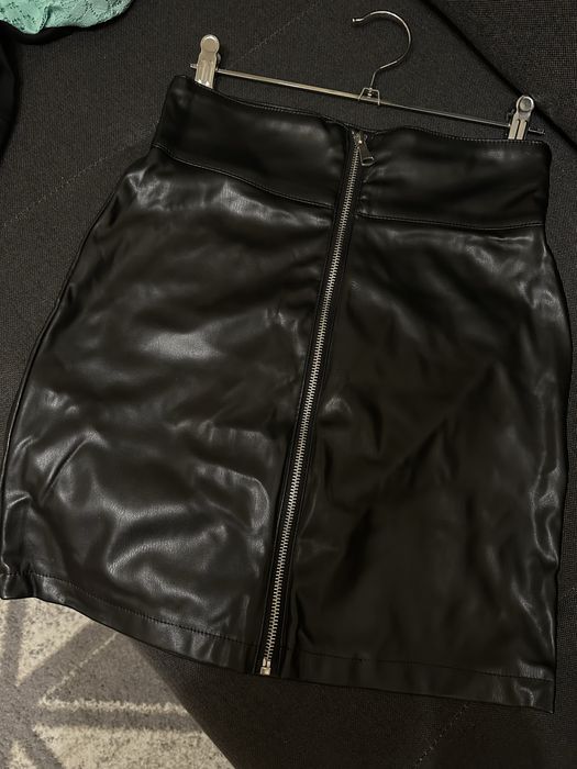 Жіноча шкіряна спідниця