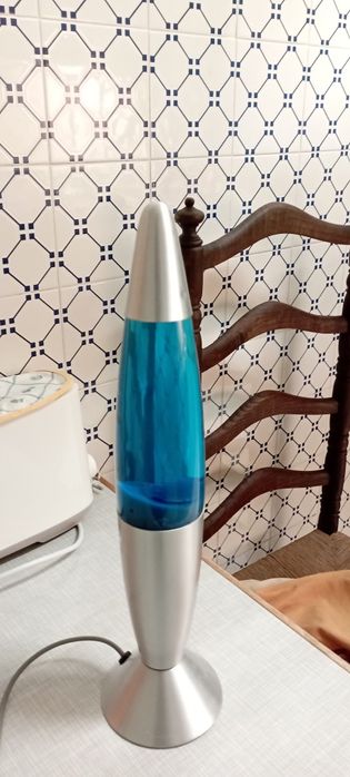 Candeeiro de lava azul