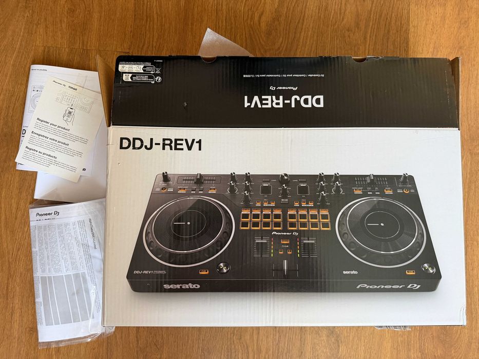 Konsola Pioneer Dj DDJ-REV1 Głośniki słuchawki stojak ( Tylko cały komplet )