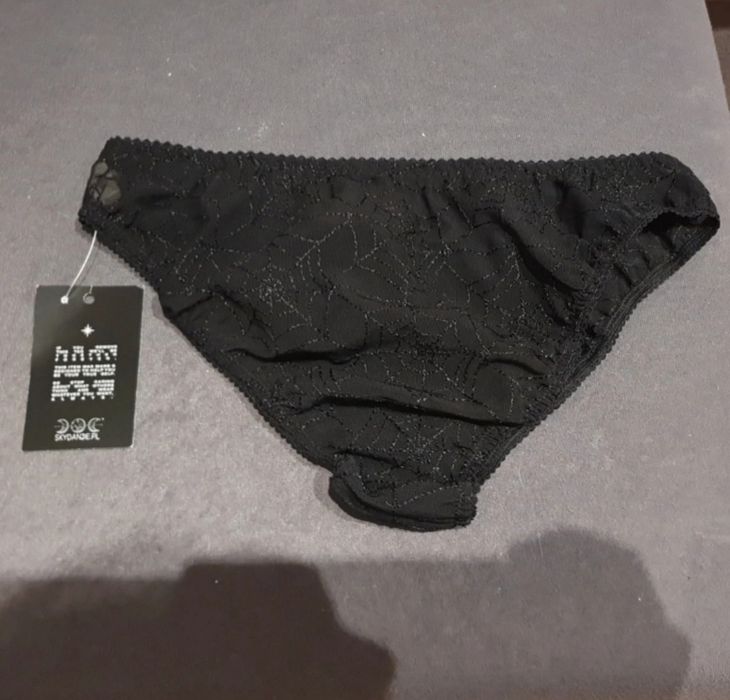 Gotyckie majtki haftowane w pajęczynę siateczkowe Salem Skydance