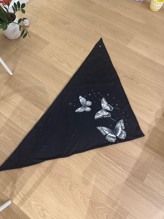 Chusta dwustronna szal z polarem ozdobna w motyle