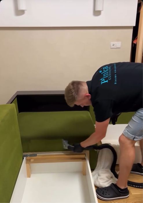 Професійна хімчистка дивану на виїзд!