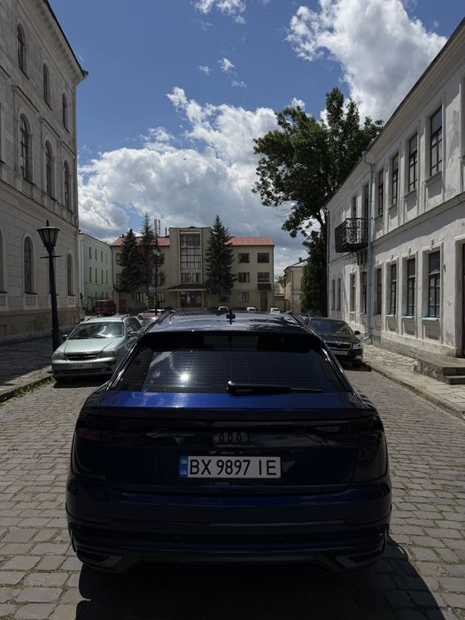 Audi Q 8 2018 рік