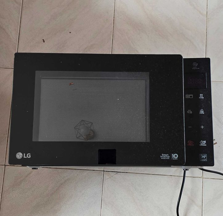 forno microondas LG avariado