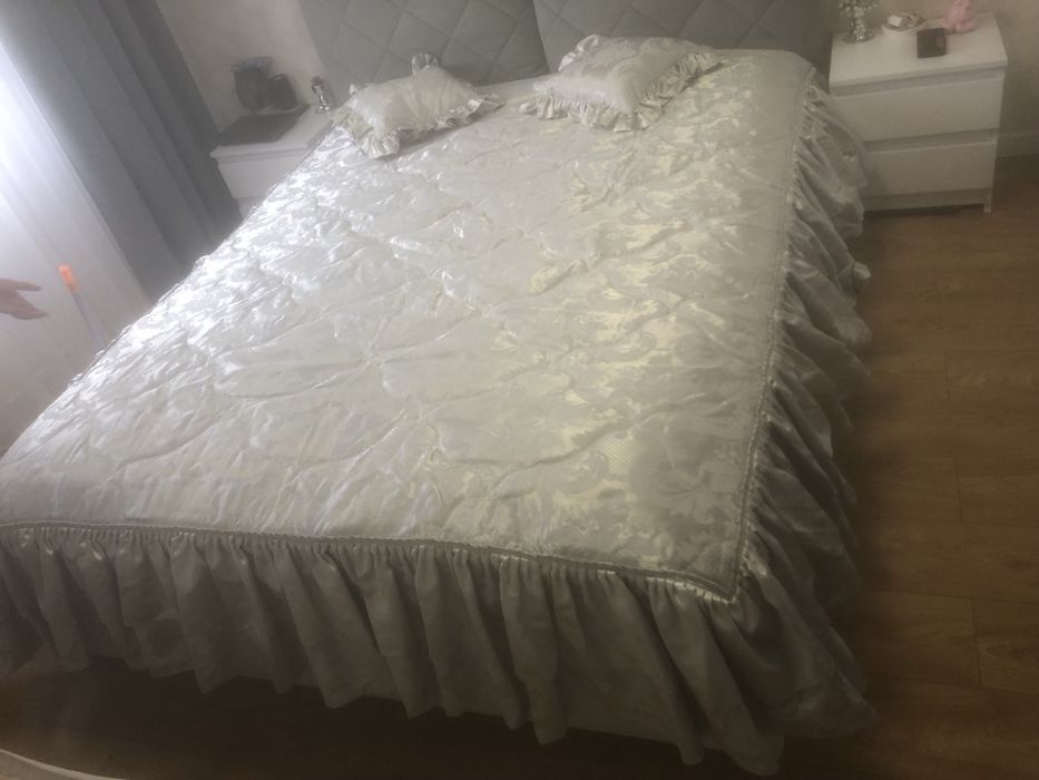 Покрывало атласное на двухспальную кровать