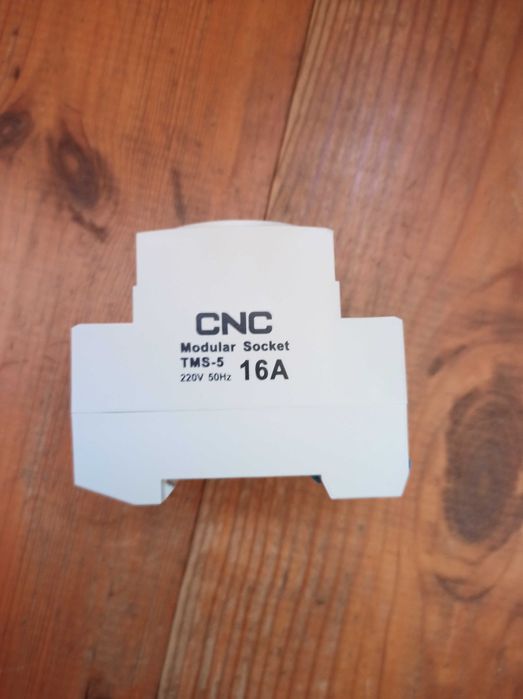 Розетка на DIN рейку CNC