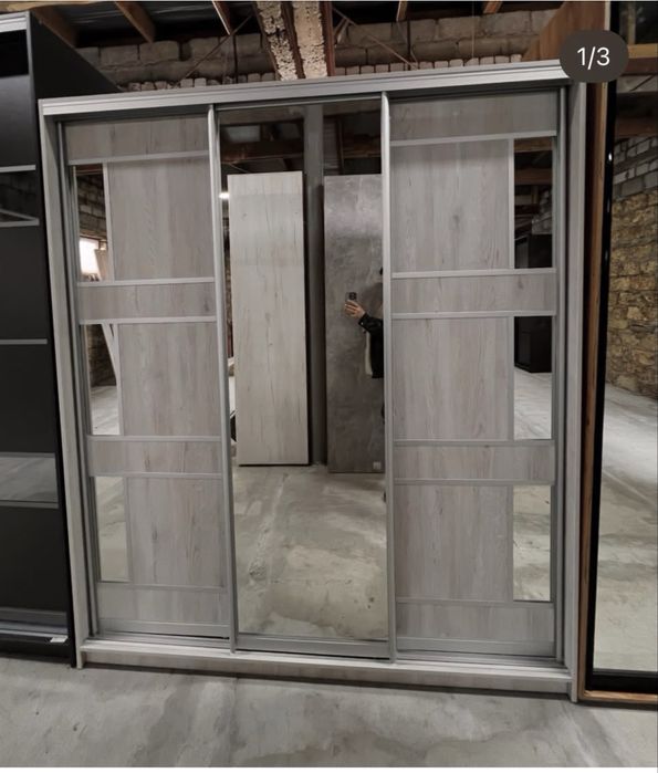 В продаже шкафы купе