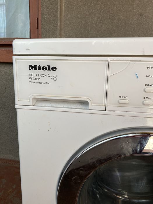 Продам стиральную машинку Miele