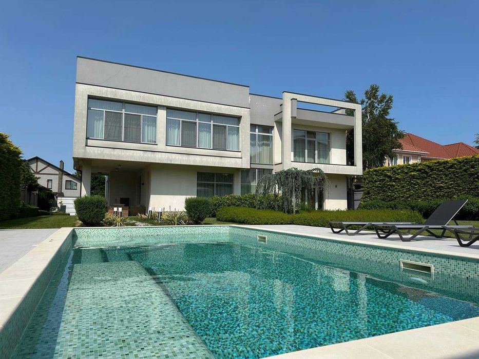 Аренда дома у моря в Совиньоне — 550 м², бассейн, 5 спален, 14 соток.
