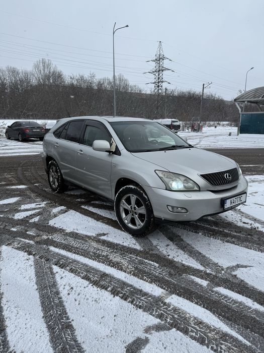 Автомобіль Lexus RX