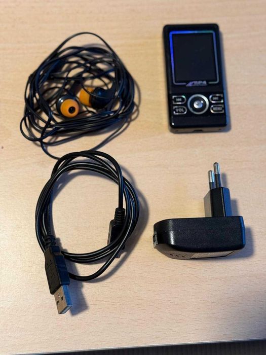 Leitor de MP4 c/acessórios