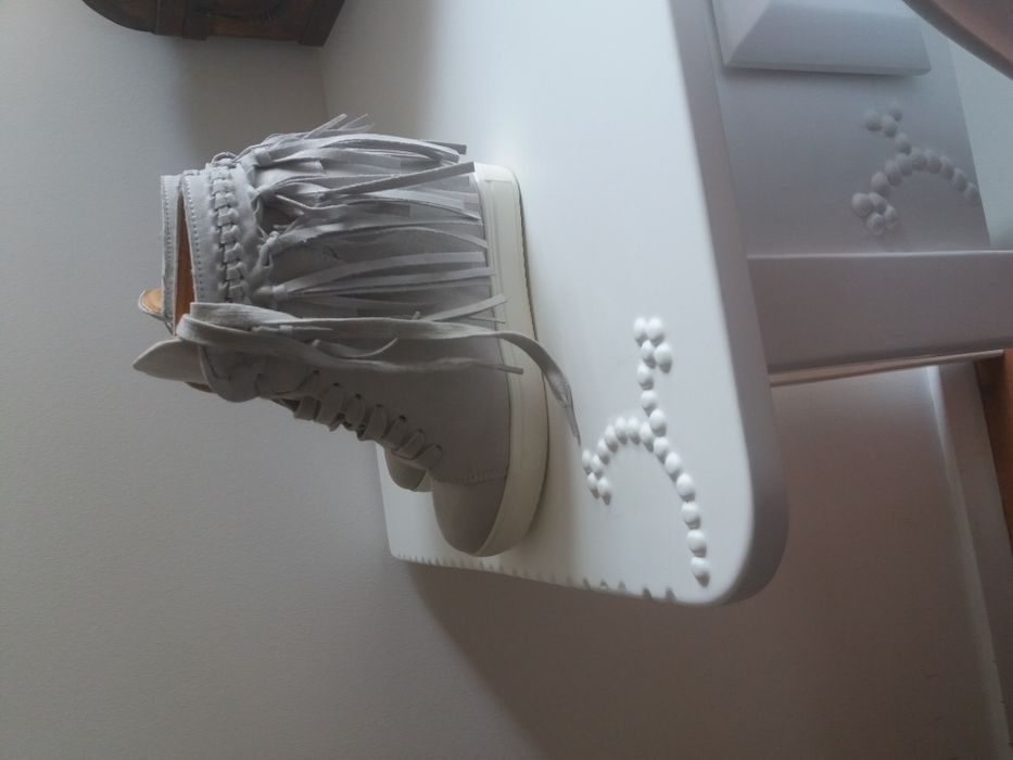 Tenis com salto cinzentos nr. 37