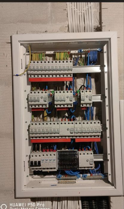 Usługi  elektryczne