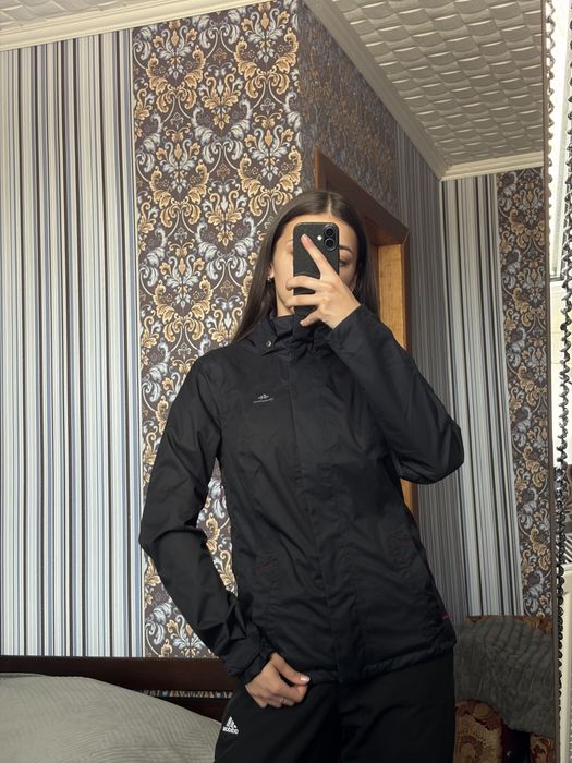 Жіноча куртка Quechua waterproof