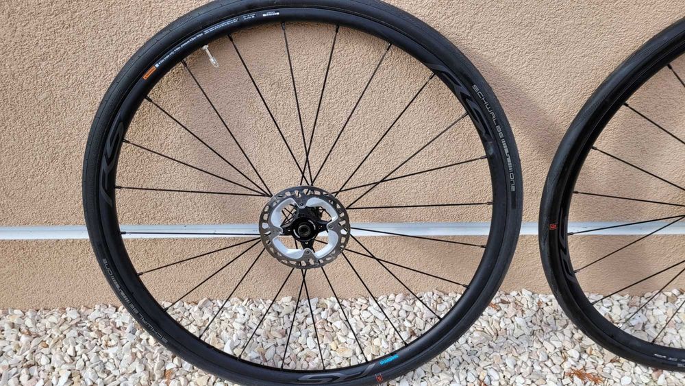 Kola szosowe Shimano 28 z oponami Schwalbe ONE