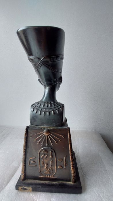 Busto Egípcio da Rainha Nefertiti – Peça Decorativa Estilo Antigo