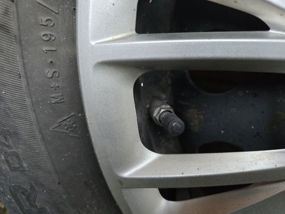 Koła kia ceed 195 /65 /15 zimowe