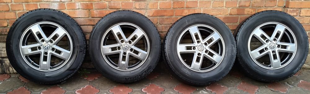 Продам колеса R16 215/65