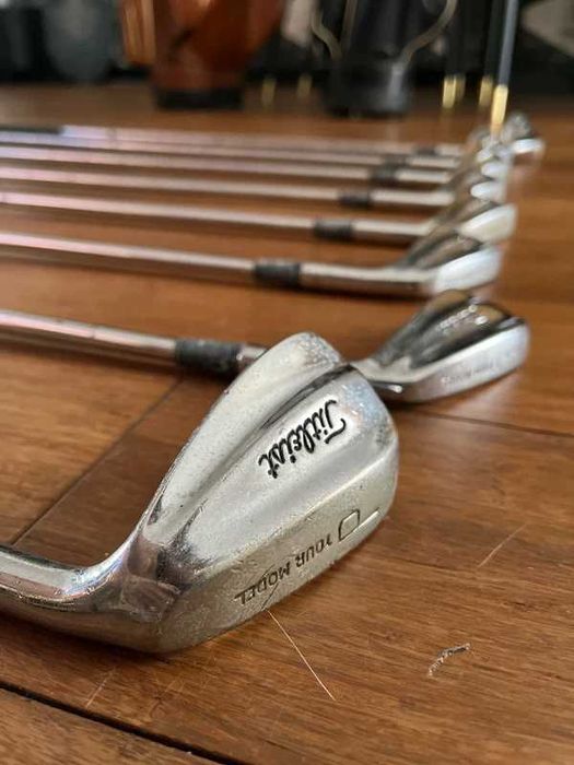 Titleist Tour Model – komplet żelazek 3-PW