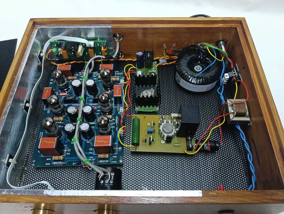 Pre-amplificador a valvulas caseiro