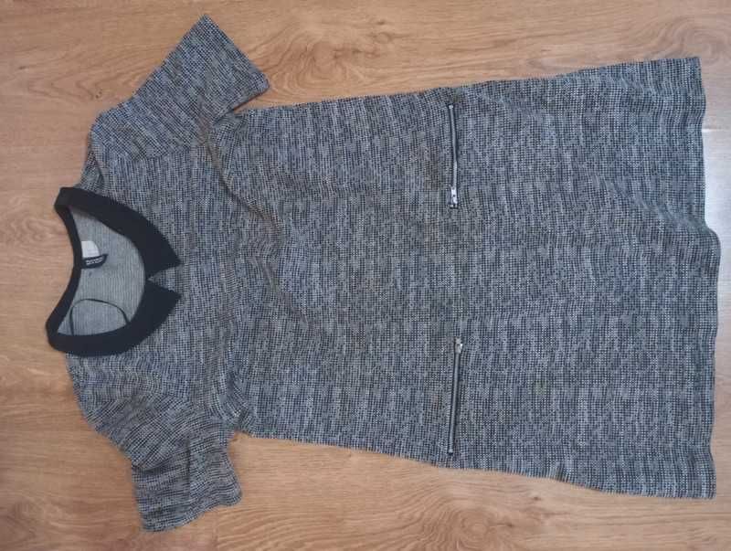 Sukienka z kołnierzykiem