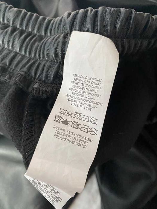 Czarne spodnie joggery z ekoskóry Primark L/XL 40/42