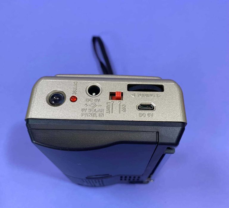 Маленький радиоприемник на аккумуляторе солнечная зарядка