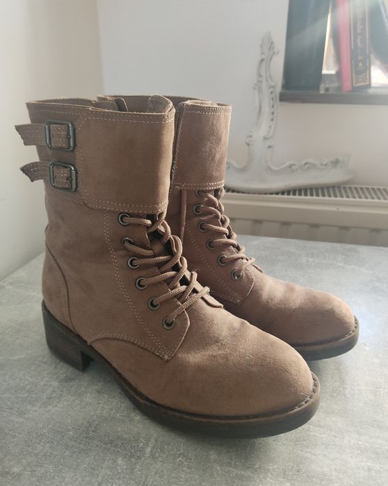 Zamszowe botki damskie 37
