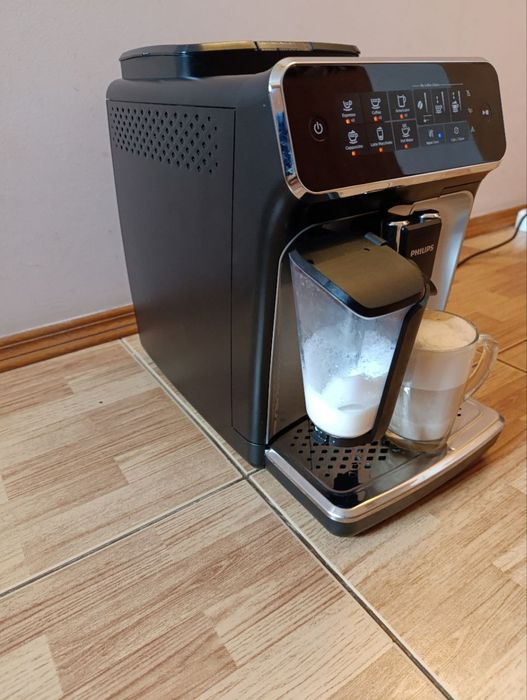 Кавомашина Philips EP3246 LatteGo Відмінний стан Вибір