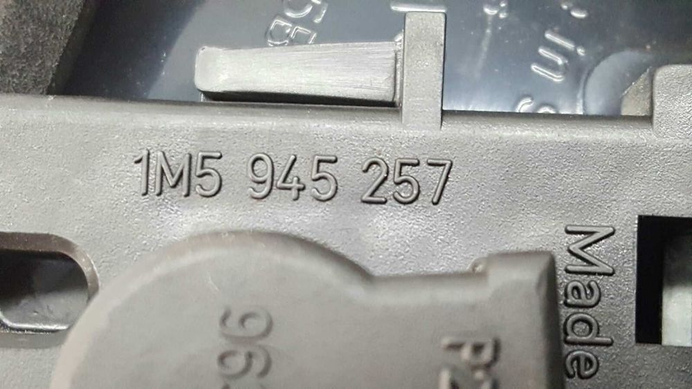 FAROLIM TRASEIRO ESQUERDO SEAT TOLEDO (1M2) SIGNO