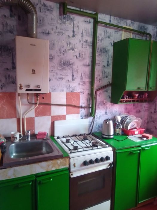 Здам 3-к квартиру біля атб на червоній