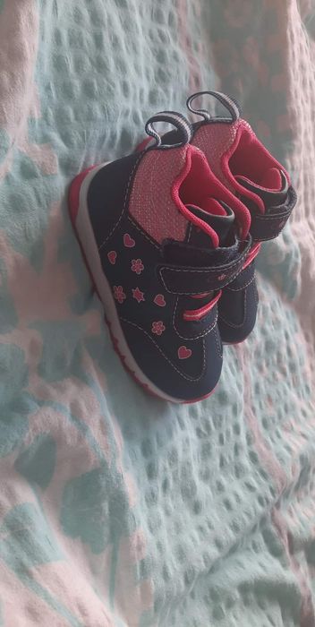 Sprzedam buty dziecięce
