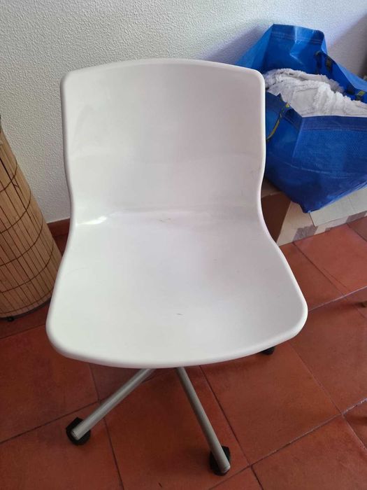 Cadeira de escritorio giratória com altura ajustável IKEA SNILLE 67D x 67W x 83H