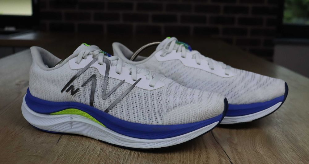 New Balance FuelCell Propel v4 męskie biegowe 44 ( 29 cm)