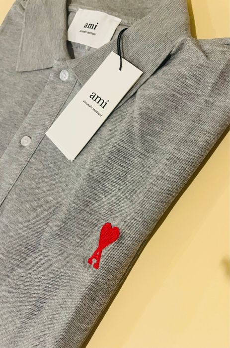 Polo Cinza Ami Paris