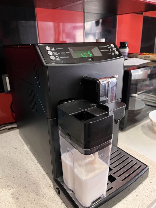 Кофемашина Philips Saeco Minuto Latte Macchiato б/у