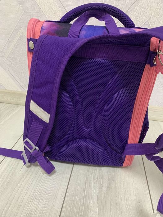 Продам портфель для дівчинки