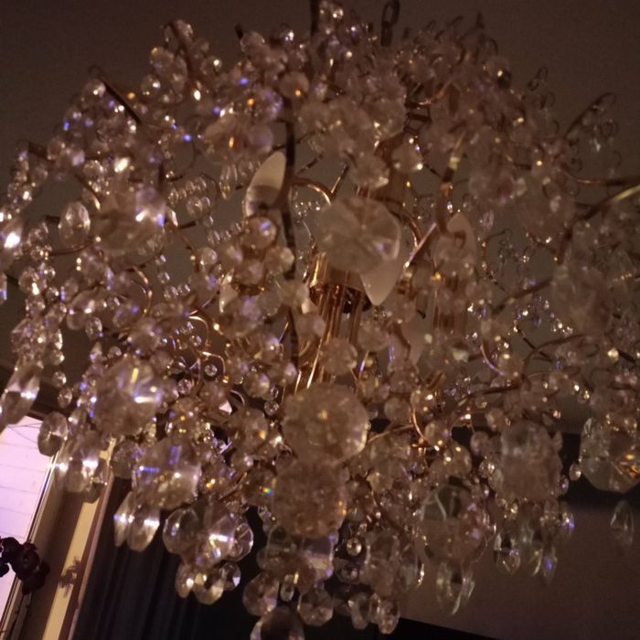 Żyrandol kryształowy prawie nowy cena nowego w sklepie 1800