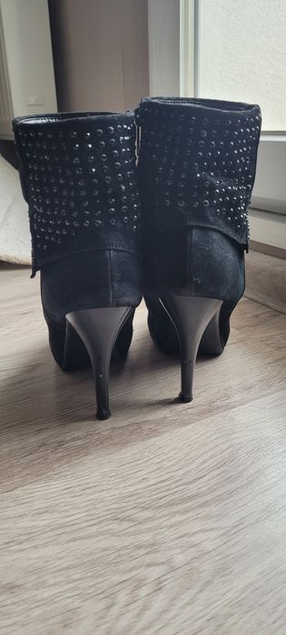 Botki na obcasie szpilki 39