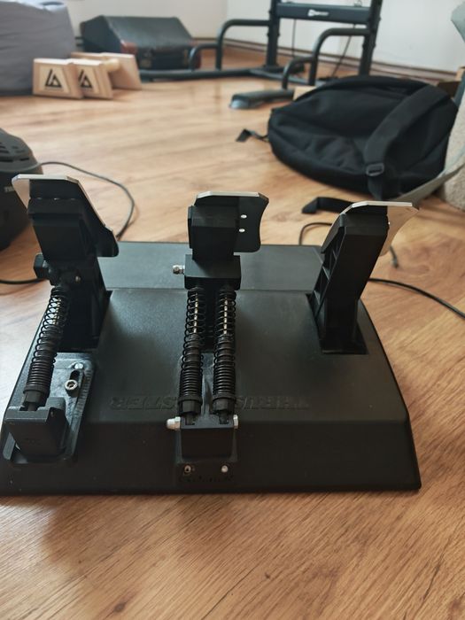 Kierownica Thrustmaster t300 rs gt + zmodyfikowane pedaly t3pa