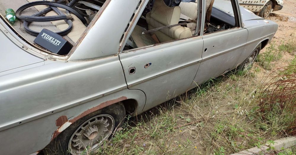 Mercedes 220D/8 1974 Para Peças