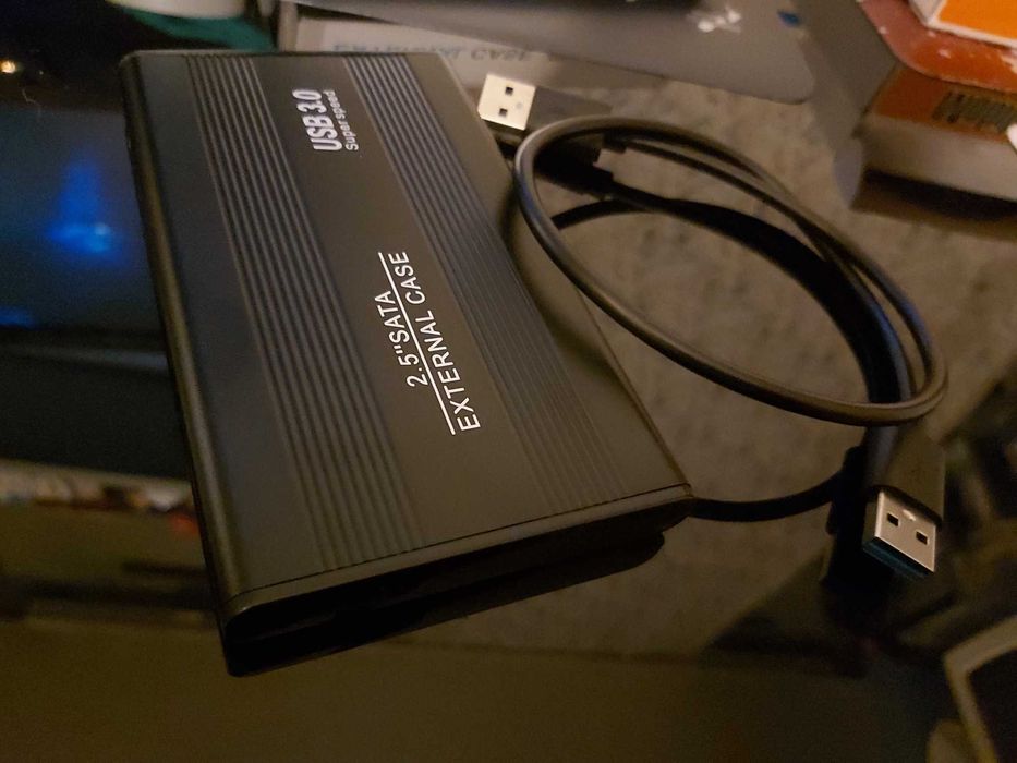 Dysk zewnętrzny HDD 650 GIG  wszystkie konsole laptop  telewizory  itp