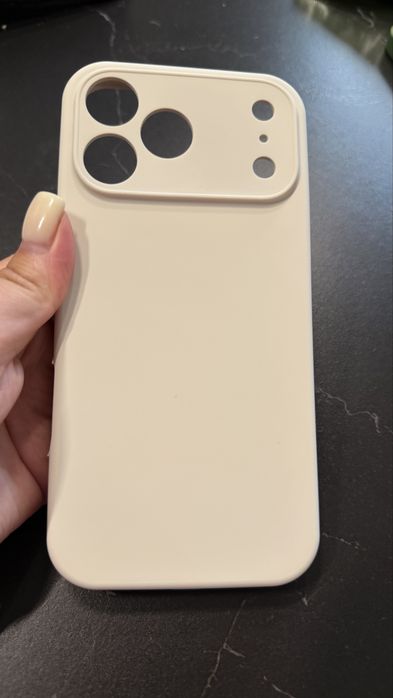Силіконовий чехол на iphone 17 pro max, молочного кольору