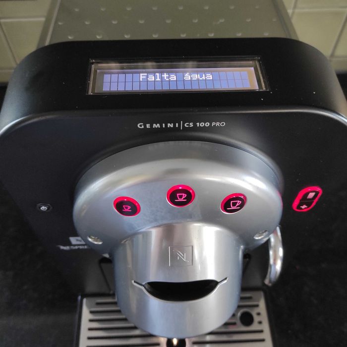 Maquina de Café Nespresso Pro