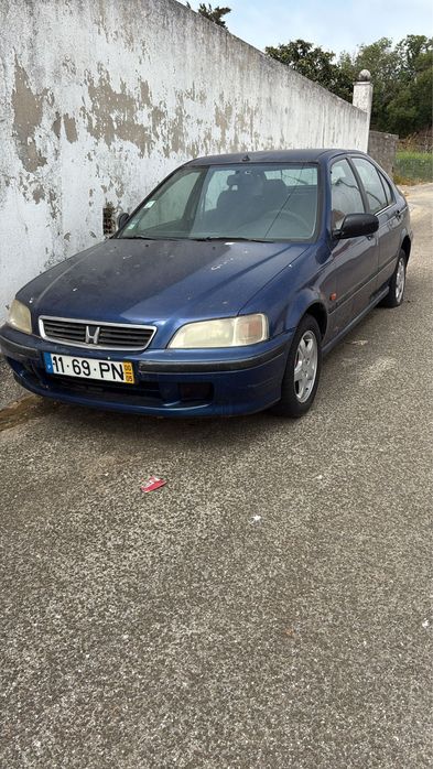 Vendo carro para peças com motor a trabalhar
