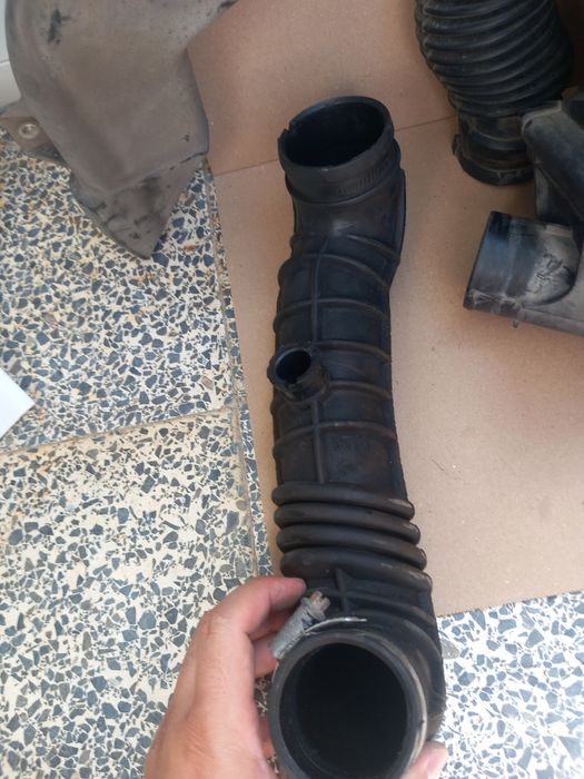 Caixa com filtro de ar Fiat Punto 1.2 16v 2001