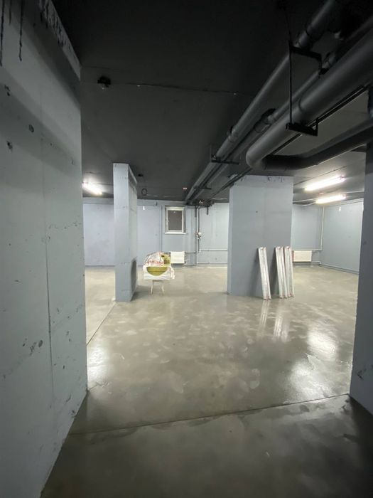 Підвальне приміщення 173.8м2. Центр. Світло завжди