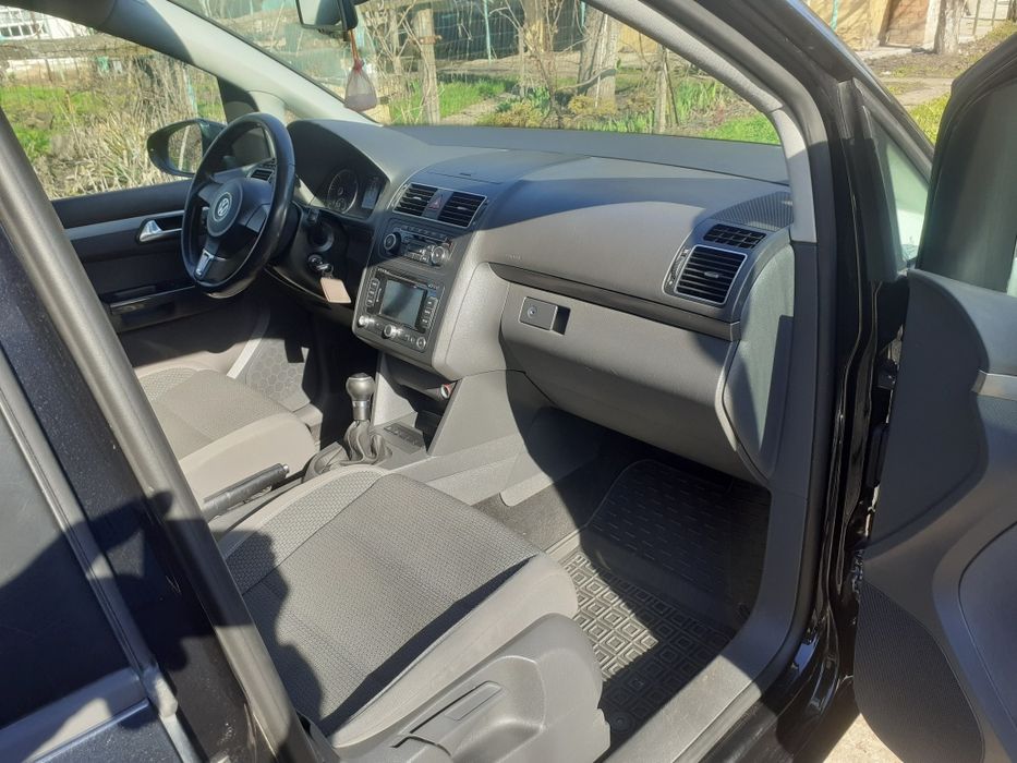Volkswagen.ТОУРАН 2010г.1.6диз.