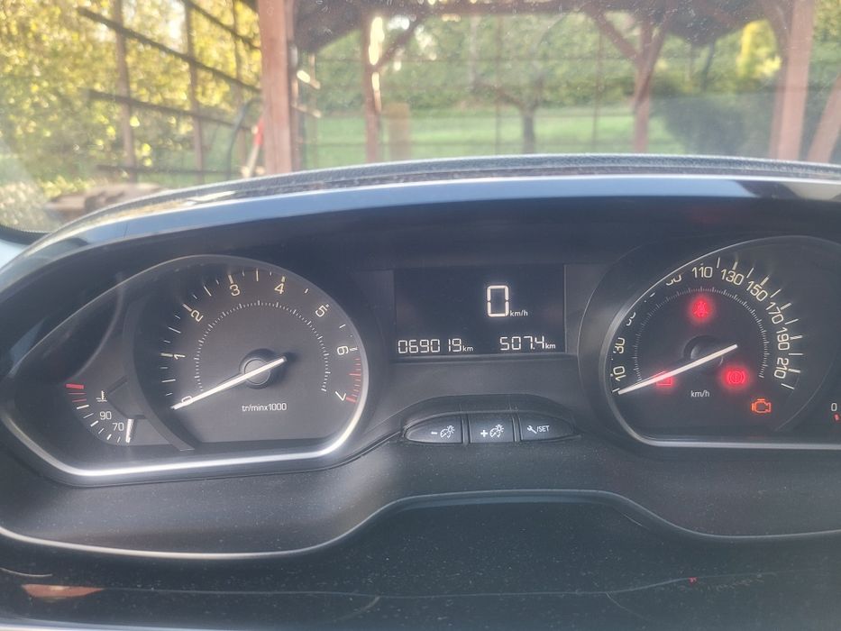 Peugeot 208 Super stan